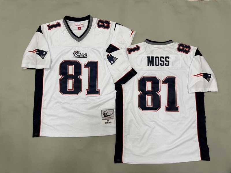 Men 2025 New England Patriots 81 Moss white Throwback Limited NFL Jersey style 002